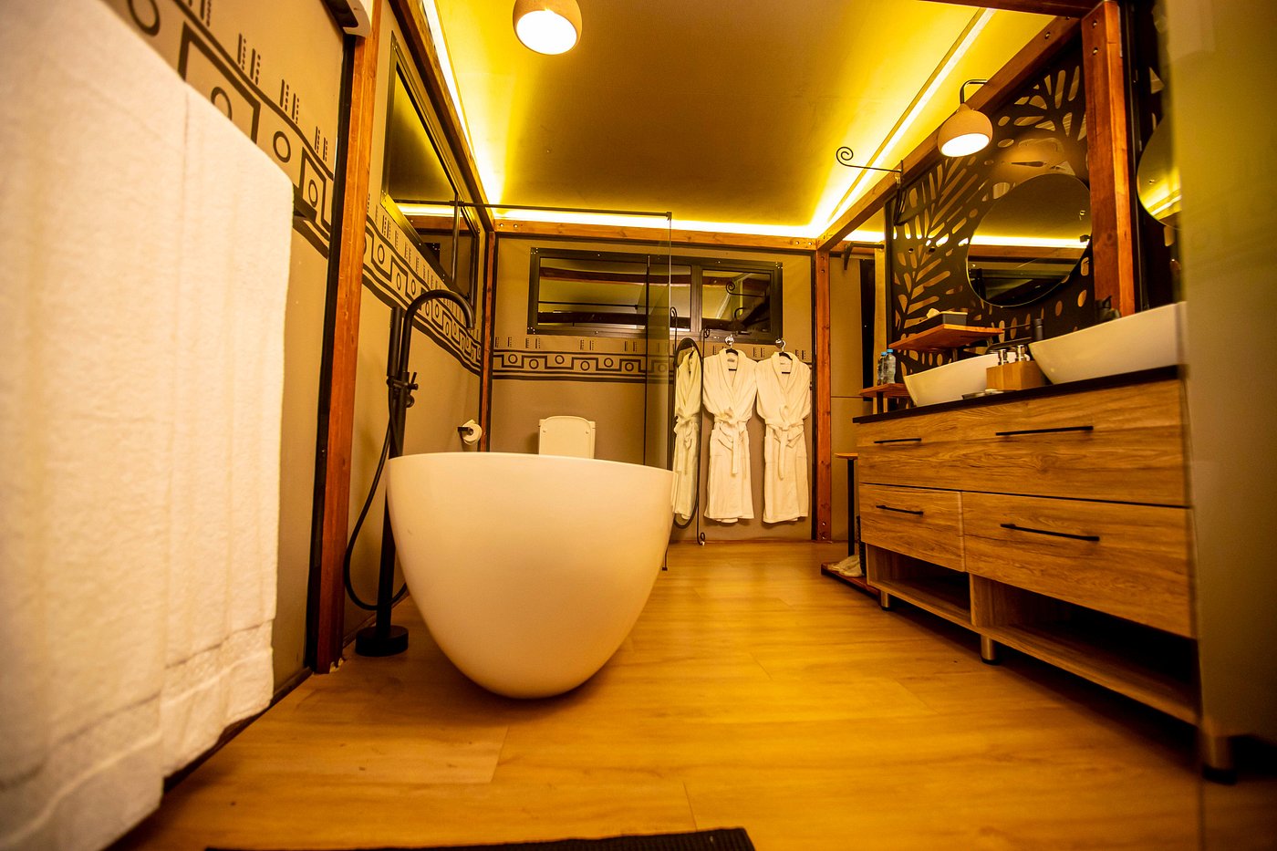 Family Escarpment Suite